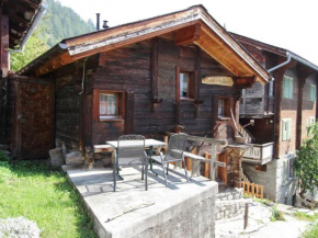 Very open chalet with comfortable and rustic d cor
